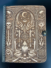 Load image into Gallery viewer, Kindle Cover Wiccan Ways Design file
